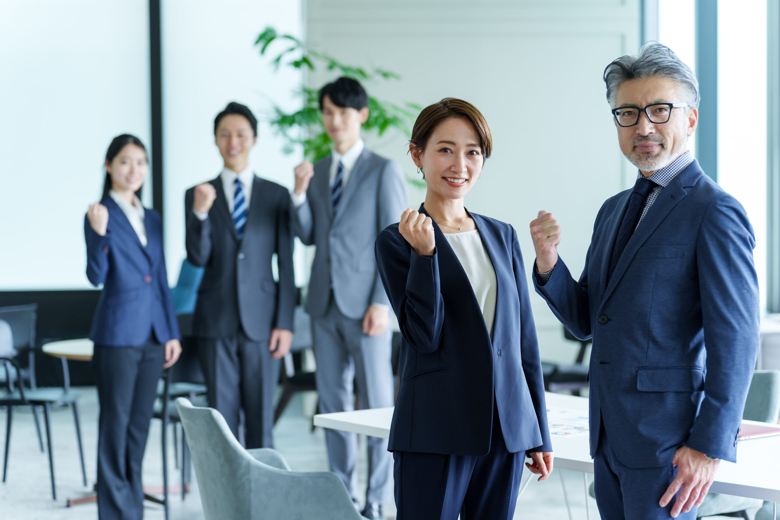 変化に合わせて
AI×DXで
組織をアップデート